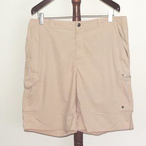 Columbia Omni Shade Sun Protection cargo shorts 42